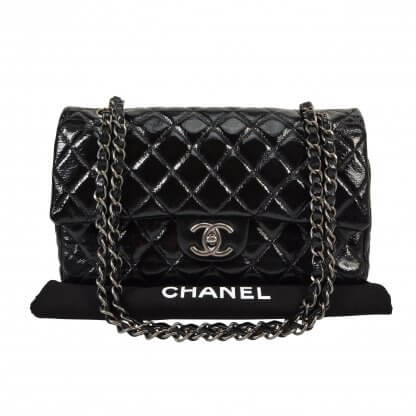 CHANEL Timeless Distressed Double Flap Bag Medium Schwarz 1