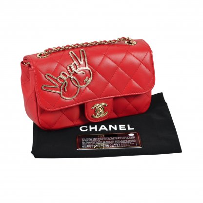 CHANEL Victory Peace Sign Emoij Mini Flap Bag Leder Handtasche Rot Second Hand 1