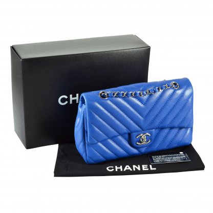 CHANEL Chevron Flap Bag Medium Leder Handtasche Blau Second Hand 14847 1