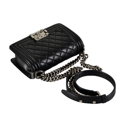 CHANEL Small Boy Bag Leder Handtasche Schwarz Second Hand 17242 5