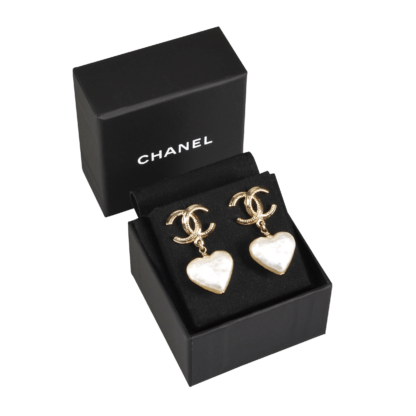 CHANEL 22C Pearl Heart Drop CC Dangle Earrings Second Hand 19349 0