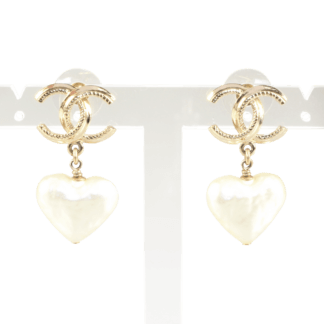 CHANEL 22C Pearl Heart Drop CC Dangle Earrings Second Hand 19349 1