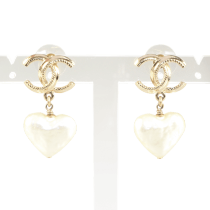 CHANEL 22C Pearl Heart Drop CC Dangle Earrings Second Hand 19349 1