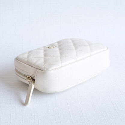 CHANEL Curvy Cosmetic Pouch Cavias Leather Cream White Second Hand 21726 4