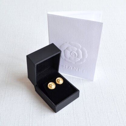 CHANEL 18A CC Button Earrings Ohrringe Gold Second Hand 22489 1