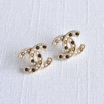 CHANEL 21P CC Black White Pearl Earrings Ohrringe Gold Second Hand 22603 2