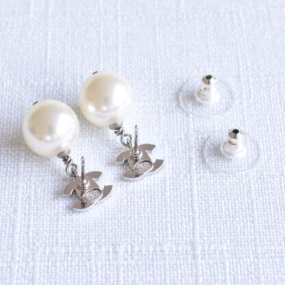 CHANEL 23V CC Pearl Drop Earrings Second Hand 22713 2