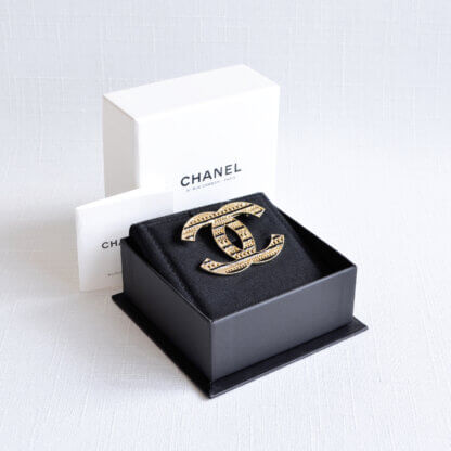 CHANEL 20S CC Brosche Gold Schwarz Second Hand 22819 1