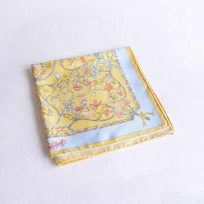 Hermès Gavroches 45 Pierres d'orient et d'occident Hellblau Gelb Pre-Loved Vintage 32539 1