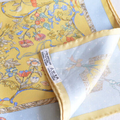 Hermès Gavroches 45 Pierres d'orient et d'occident Hellblau Gelb Pre-Loved Vintage 32539 2