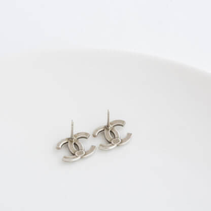 CHANEL 24A CC Earrings Ruthenium Silver Silber Ohrringe Pre-Loved 525122 3