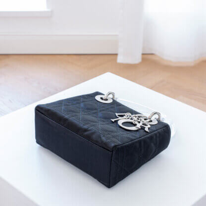 Dior Vintage Lady Mini Diamond Silk Crystal Handtasche Schwarz Pre-Loved 52545 4