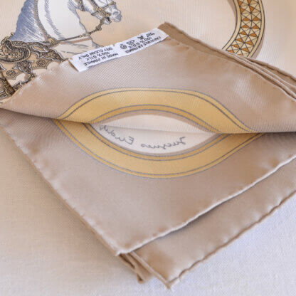 Hermès Carré Grand Apparat Seidentuch Beige Second Hand 525315 2