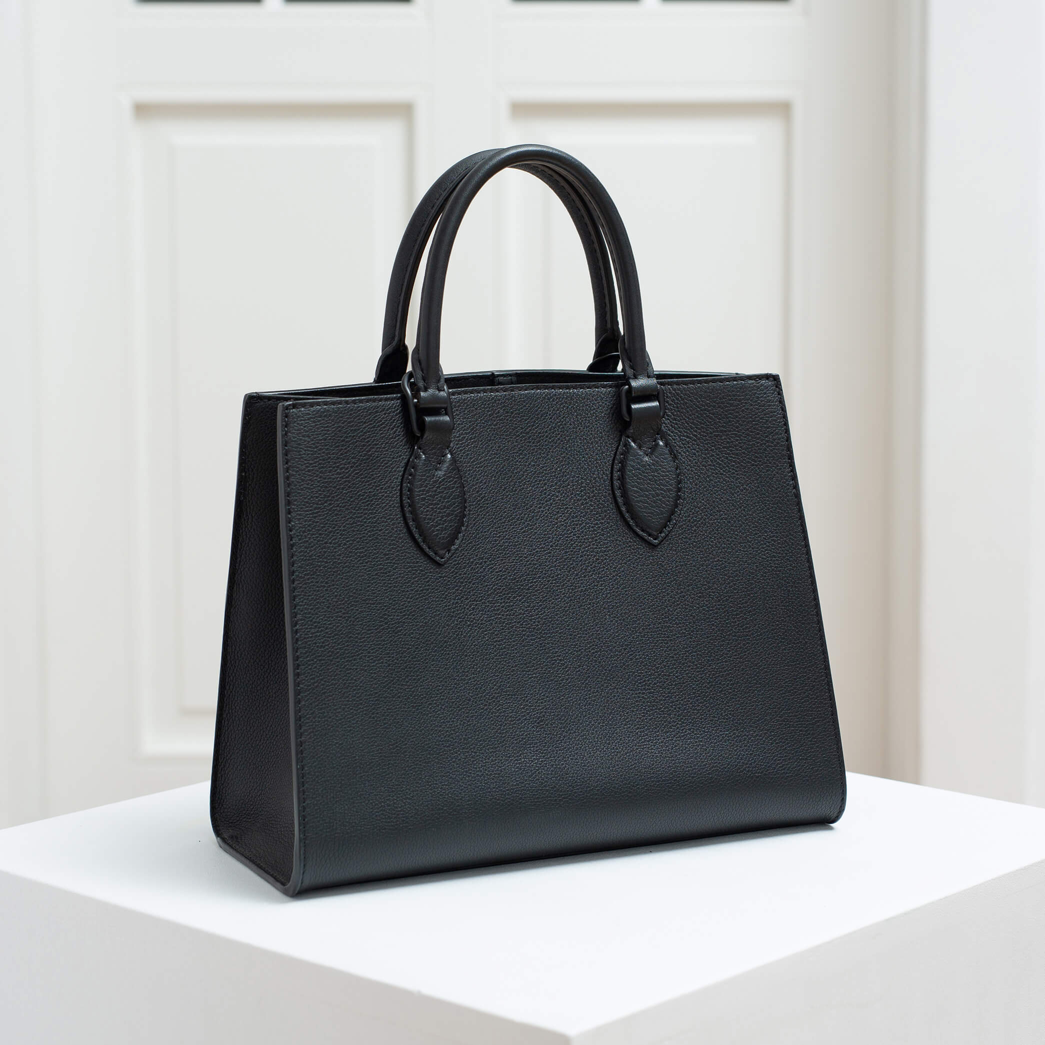 Louis Vuitton Lockme Tote PM Leder Handtasche Schwarz Pre-Loved 725216 02