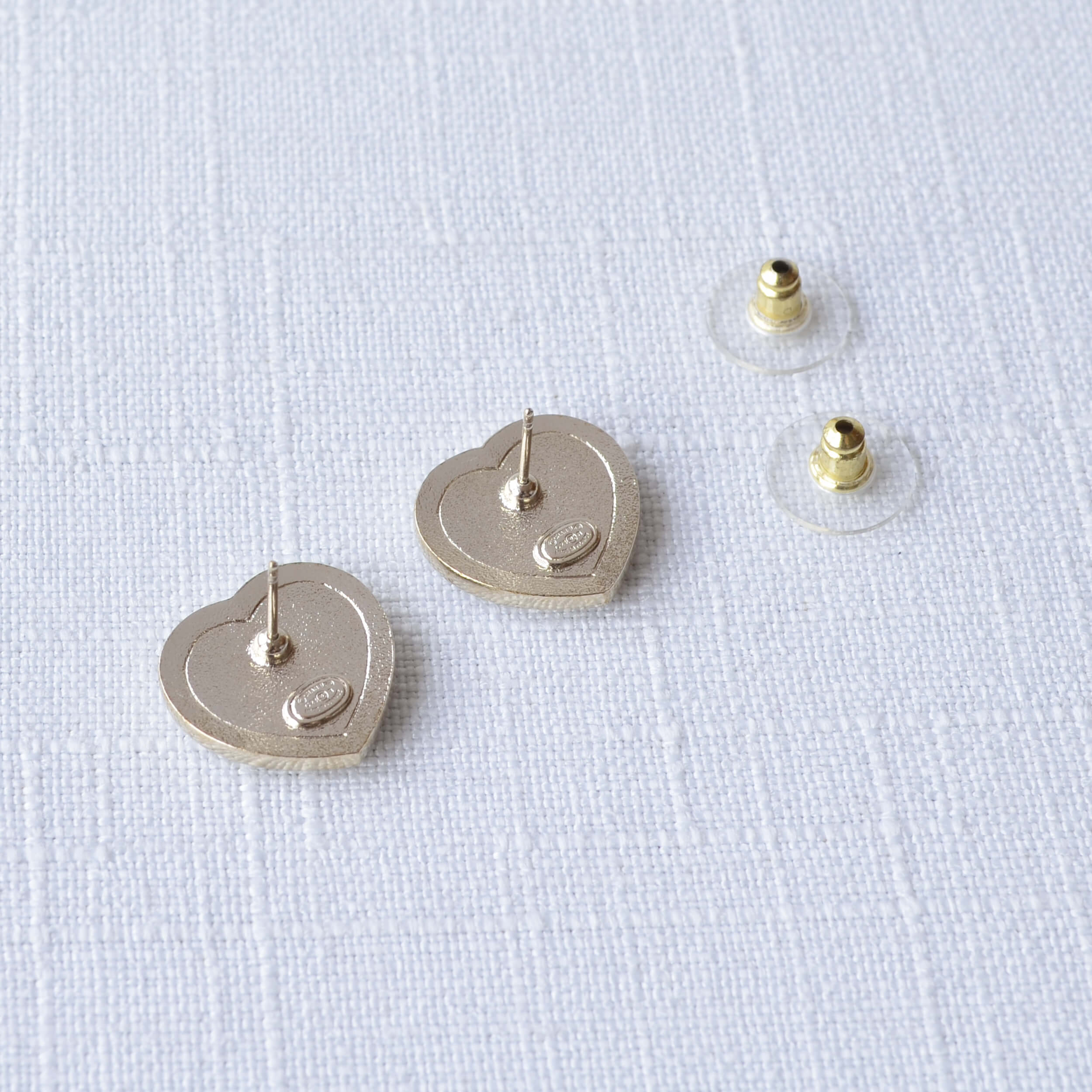 CHANEL 23B CC Heart Earrings Herz Ohrringe Strass Pre-Loved 1025137 2 CHANEL 21B Crystal CC Earrings Ohrringe Silber Strass 2