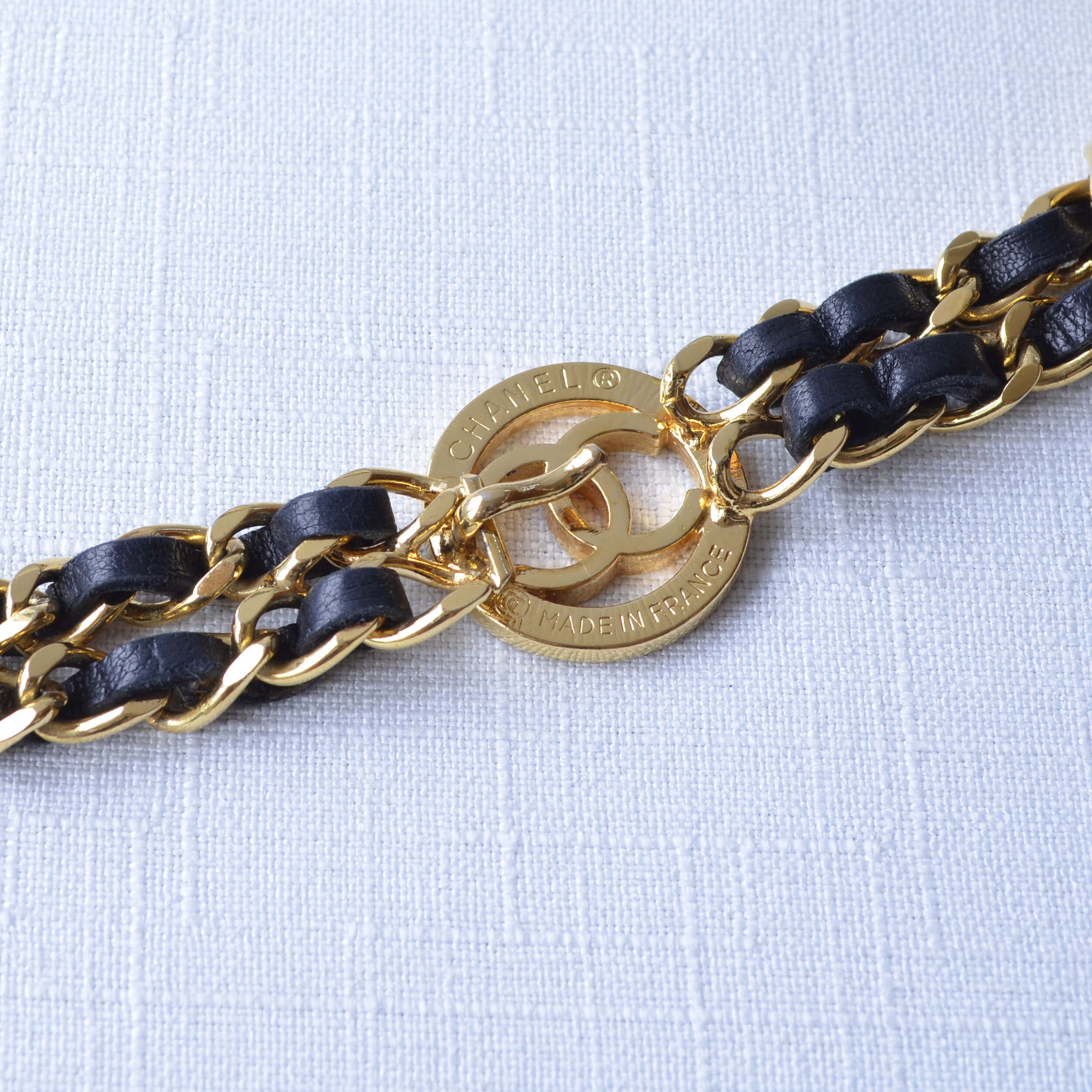 CHANEL Vintage Gürtelkette Belt Chain Schwarz Gold Pre-Loved 1025136 3 CHANEL Vintage Gürtelkette Belt Chain Schwarz Gold Pre-Loved 1025136 3