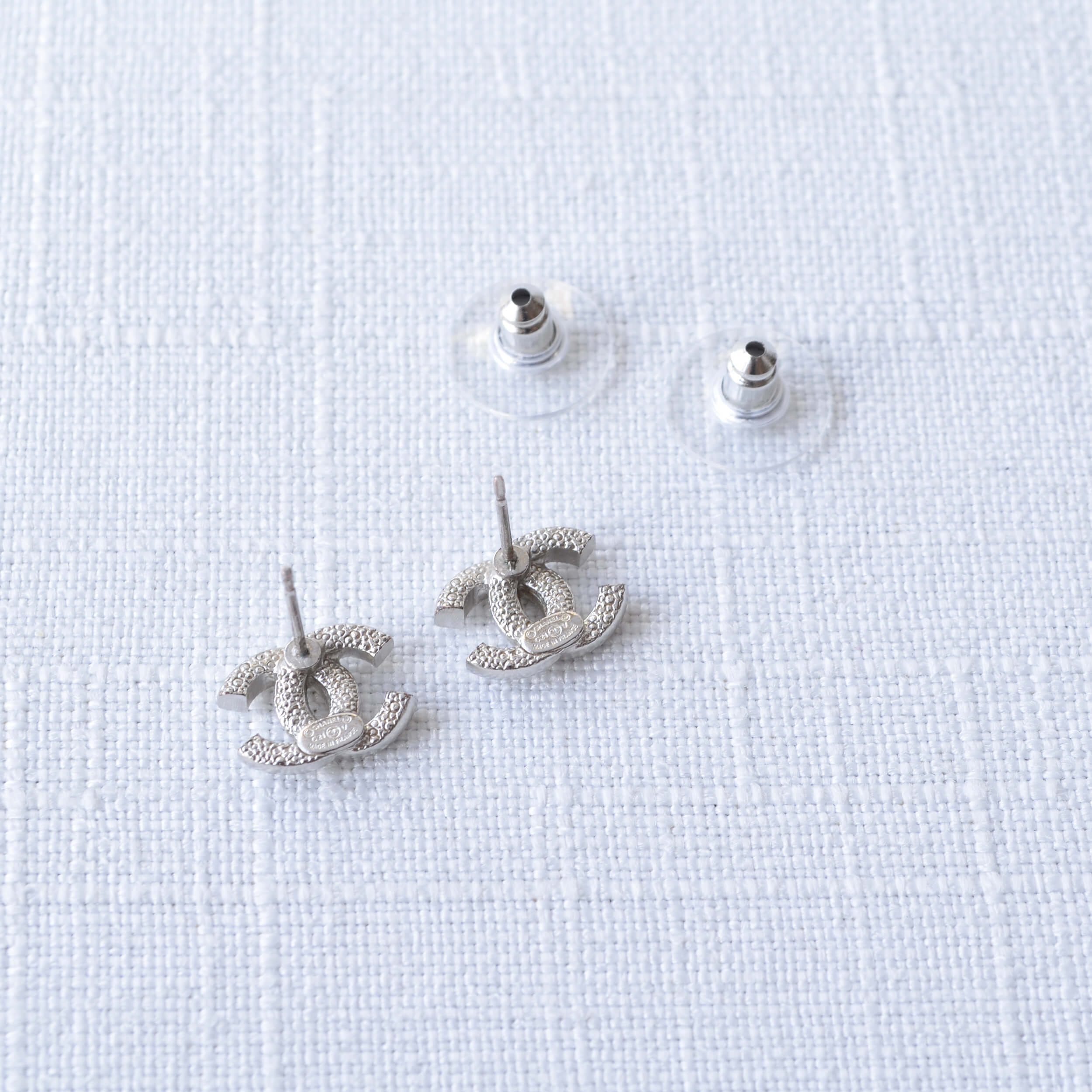 CHANEL 21V CC Mini Crystal Earrings Silber Ohrringe Pre-Loved 625124 3 CHANEL 21V CC Mini Crystal Earrings Silber Ohrringe Pre-Loved 625124 3