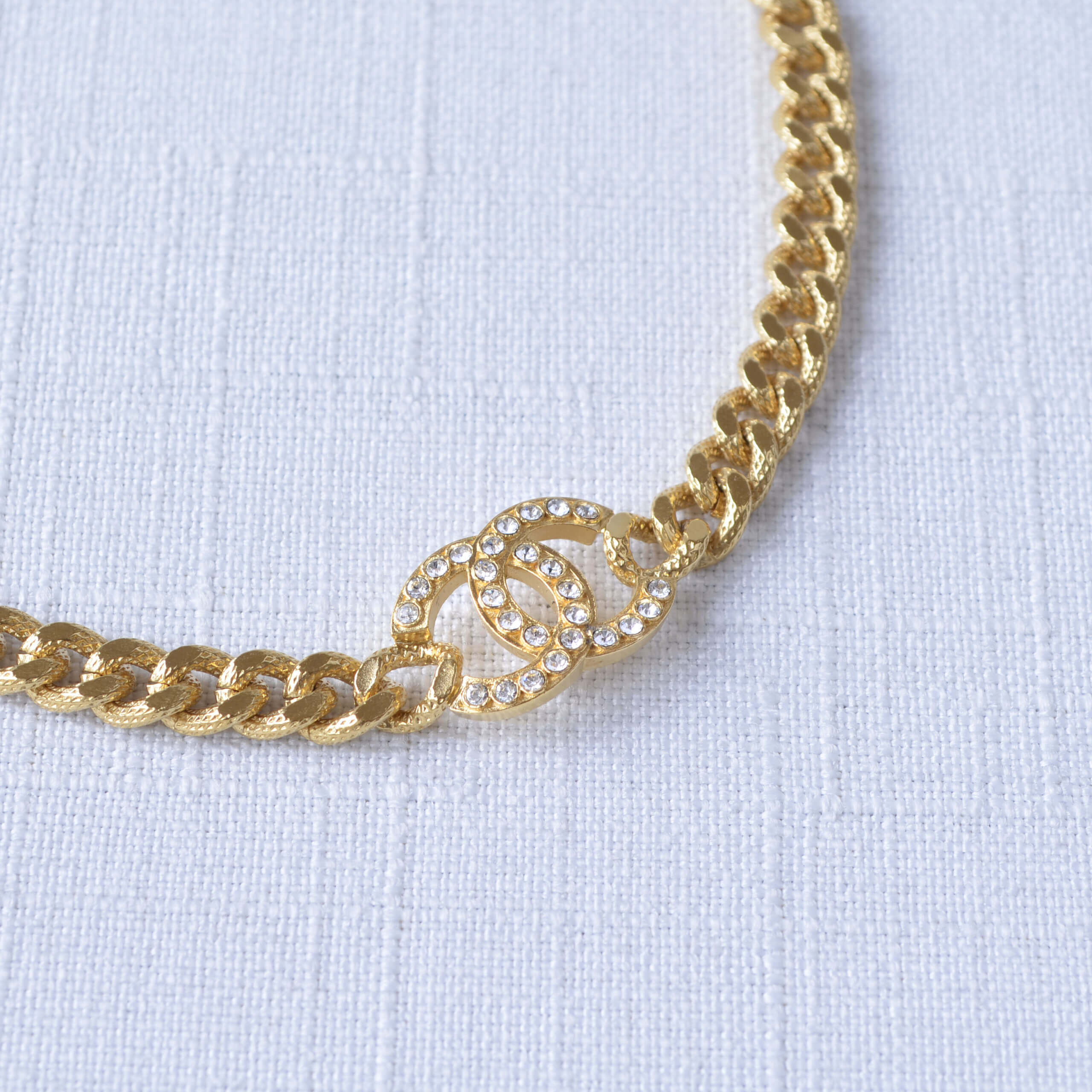 CHANEL 22A CC Choker Kette Necklace Gold Pre-Loved 1125143 2 CHANEL 22A CC Choker Kette Necklace Gold Pre-Loved 1125143 2