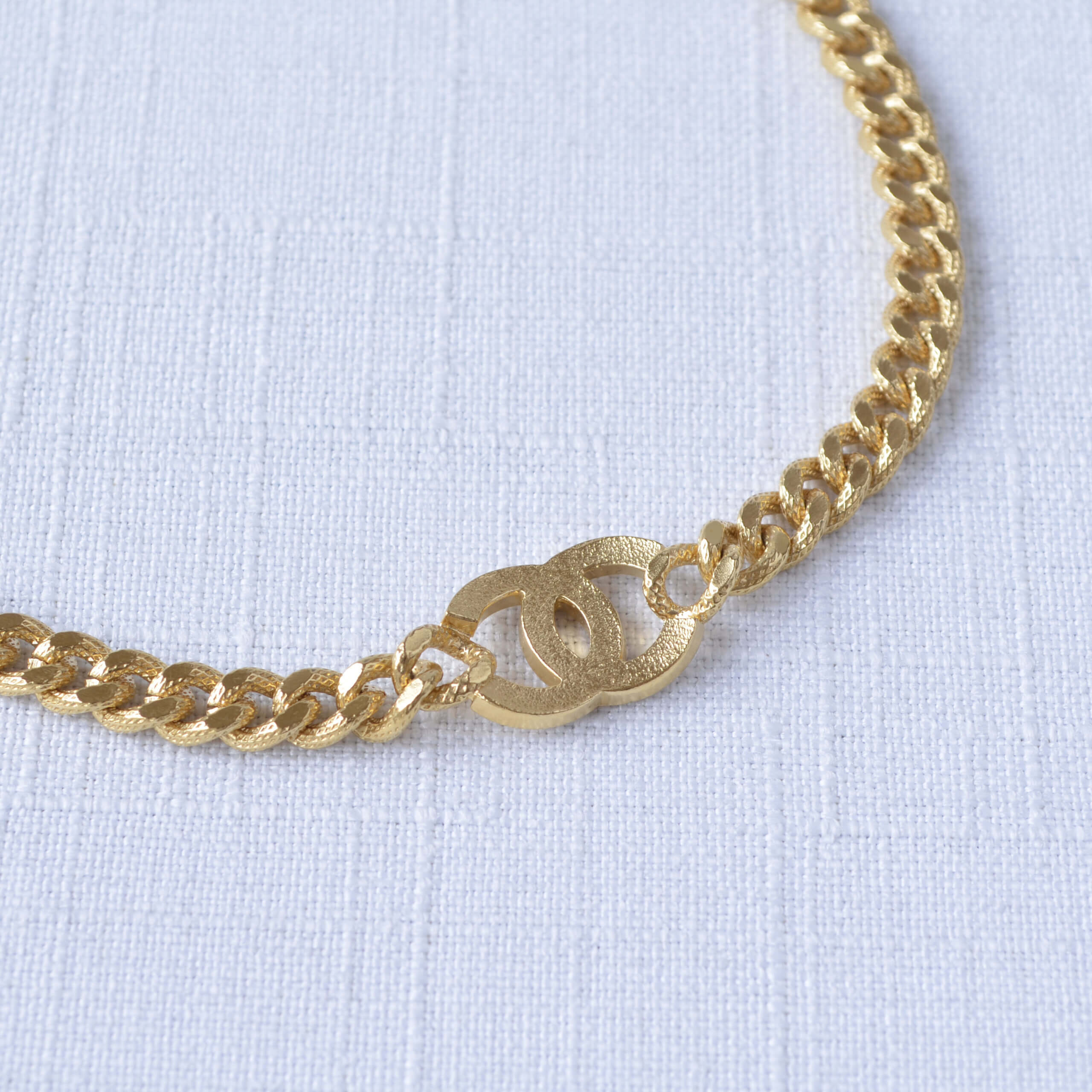 CHANEL 22A CC Choker Kette Necklace Gold Pre-Loved 1125143 3 CHANEL 22A CC Choker Kette Necklace Gold Pre-Loved 1125143 3