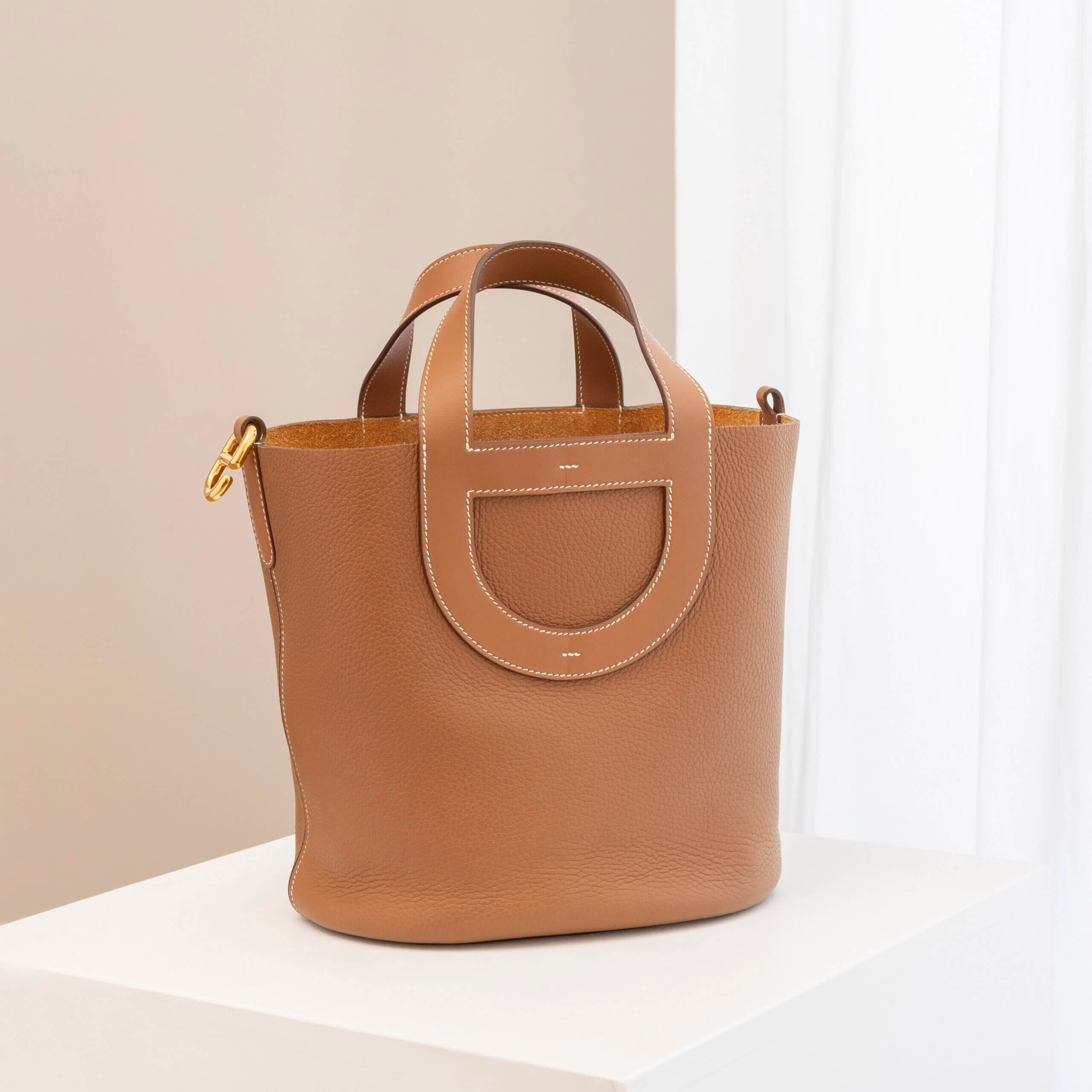 Louis Vuitton In The Loop 23 Leder Handtasche Braun Gold Pre-Loved 12631 1 Louis Vuitton In The Loop 23 Leder Handtasche Braun Gold Pre-Loved 12631 1