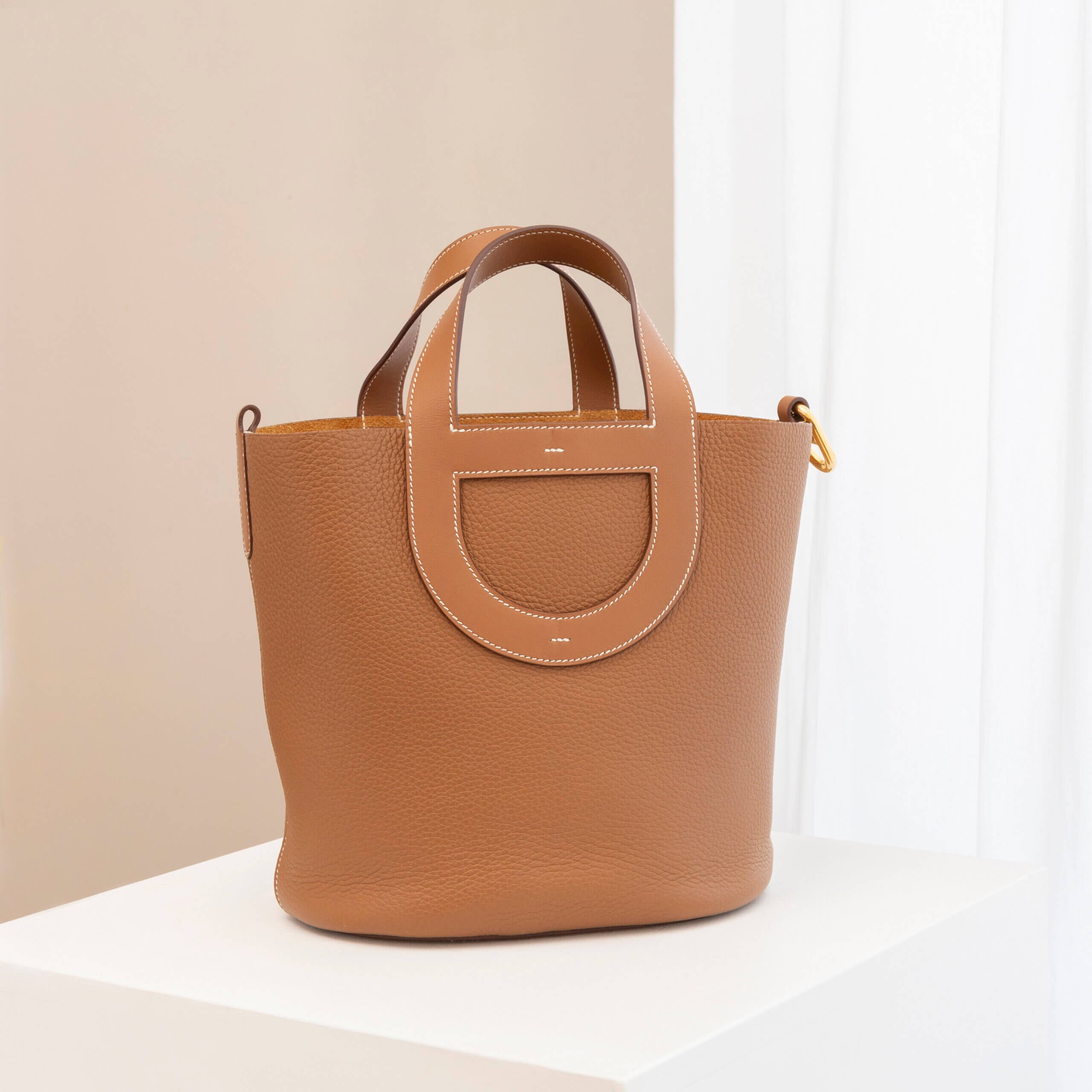 Louis Vuitton In The Loop 23 Leder Handtasche Braun Gold Pre-Loved 12631 2 Louis Vuitton In The Loop 23 Leder Handtasche Braun Gold Pre-Loved 12631 2