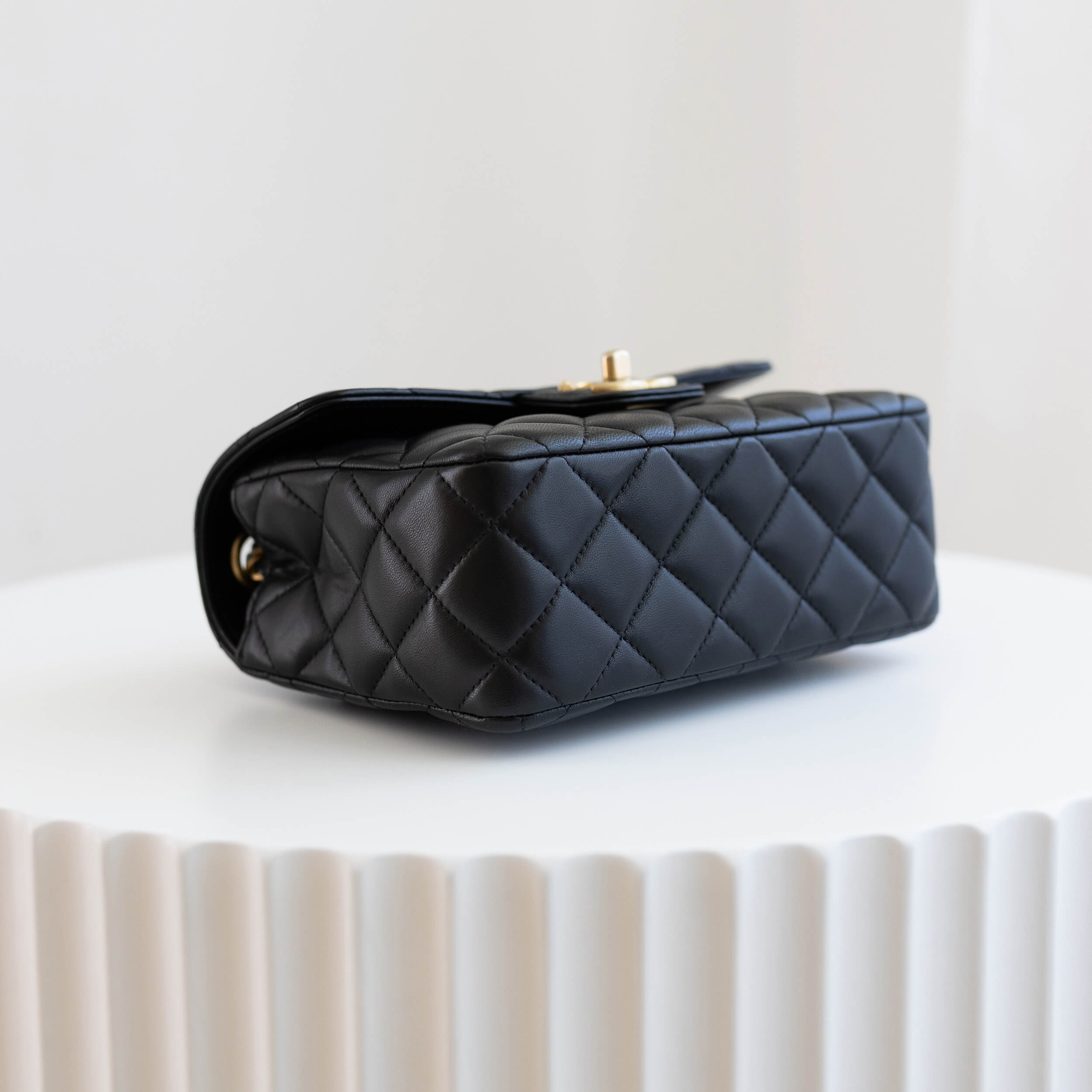 CHANEL 23C Timeless Sqaure Flap Bag Lambskin Leder Handtasche Pre-Loved 526114 3