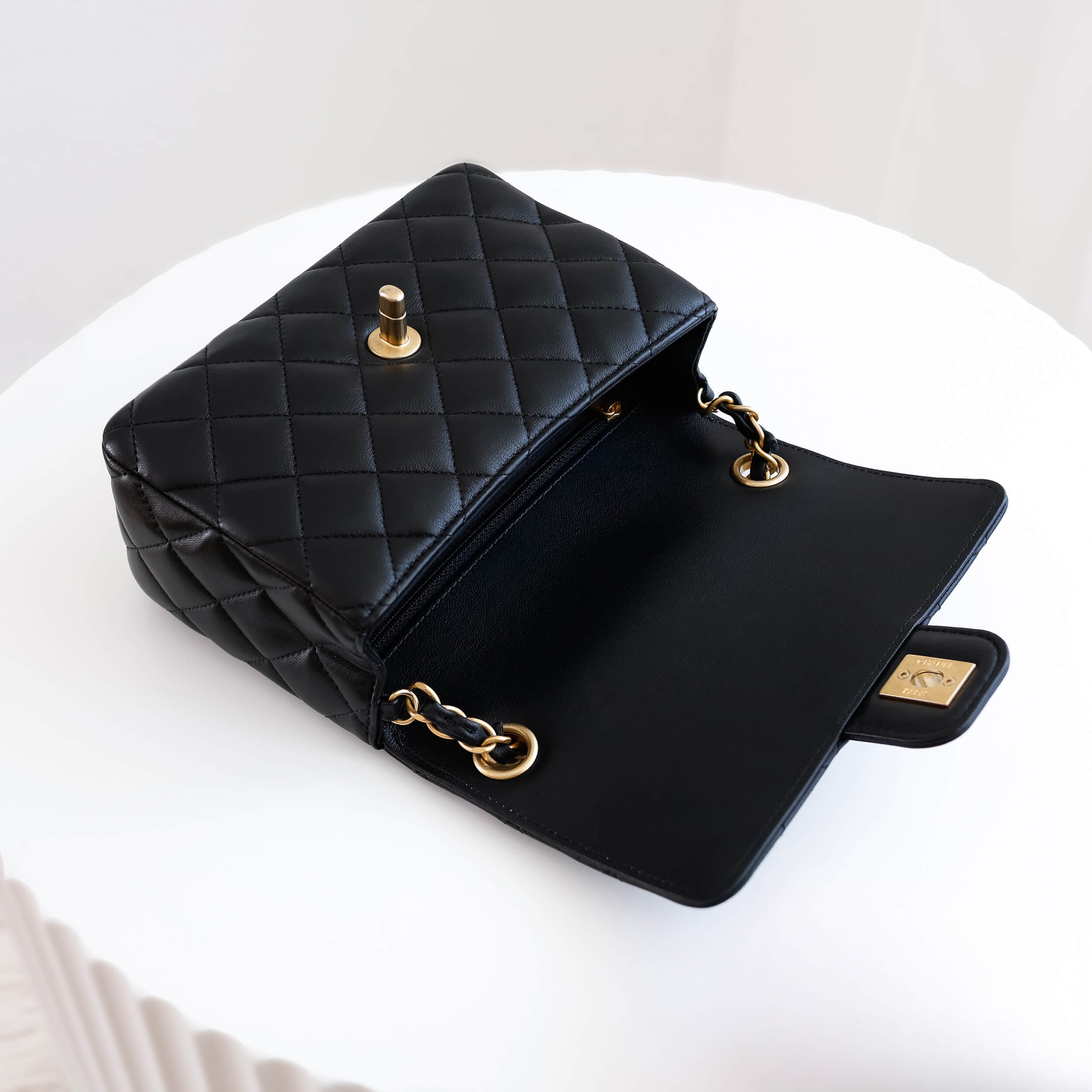 CHANEL 23C Timeless Sqaure Flap Bag Lambskin Leder Handtasche Pre-Loved 526114 6